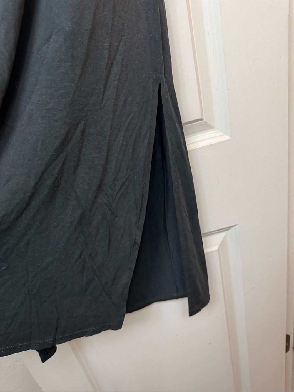 PPLA Black Sleeveless Midi Dress with V-Cut Detail - Picture 4 of 6